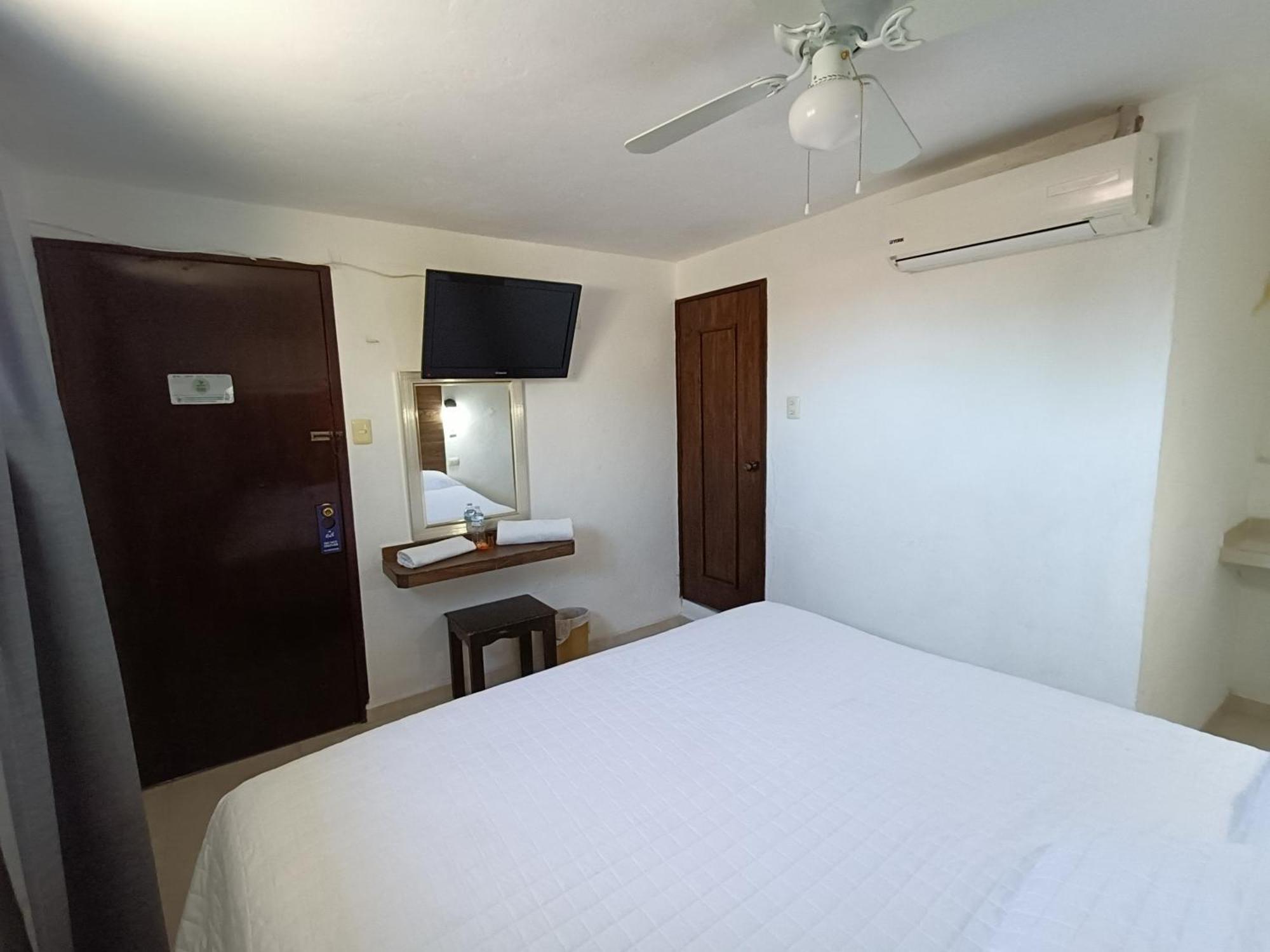 Hotel Rath Campeche Szoba fotó